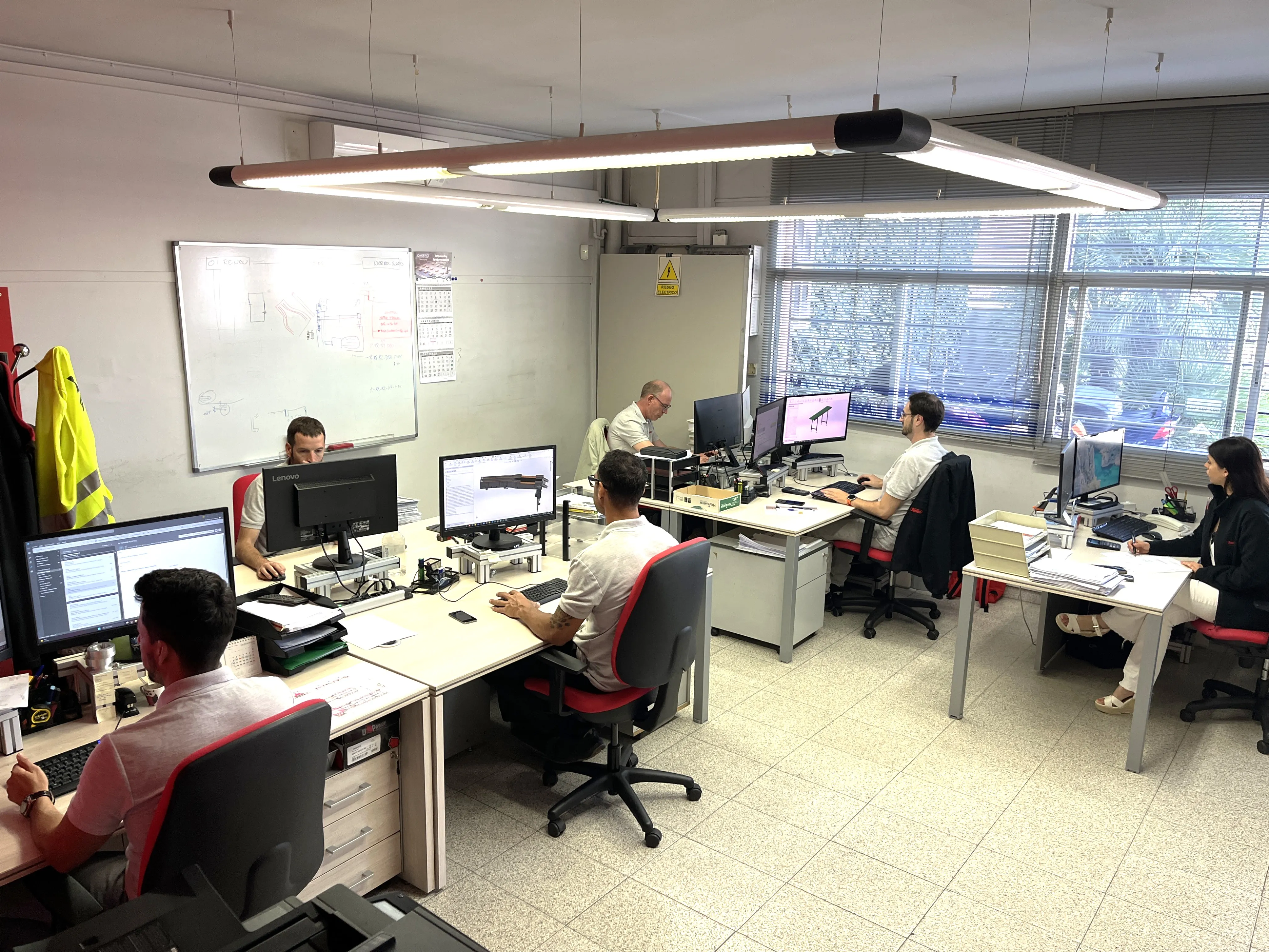 Ancienne Photographie des ateliers et convoyeurs